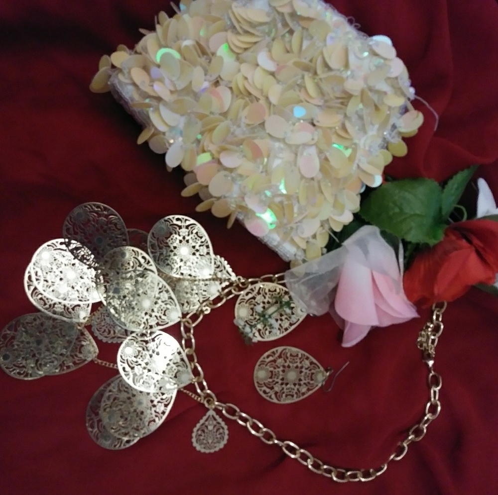 Jewellery - Picture 3 of 4